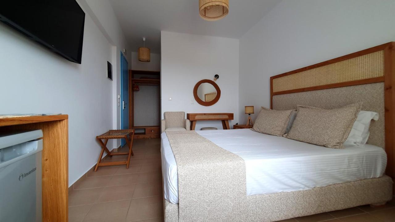Sarakiniko Rooms Adamantas Eksteriør billede