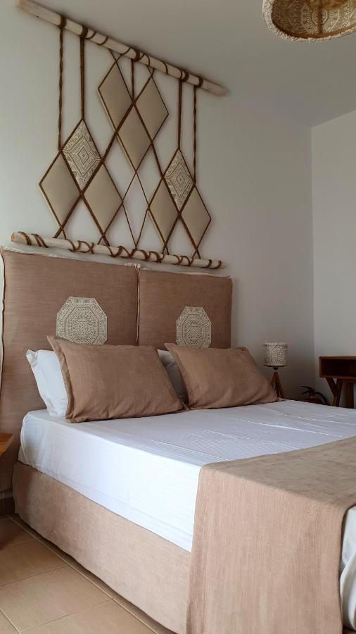 Sarakiniko Rooms Adamantas Eksteriør billede