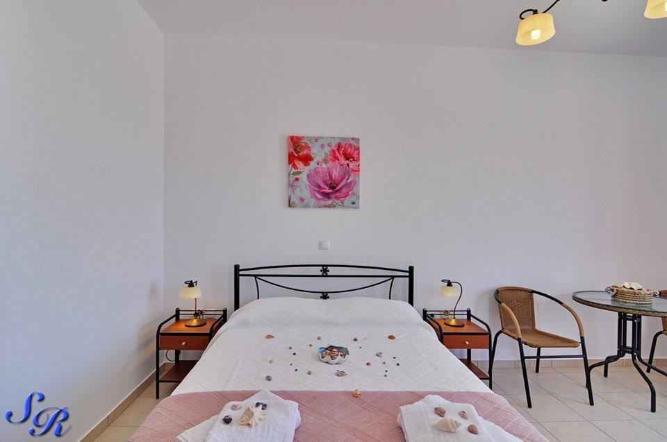 Sarakiniko Rooms Adamantas Eksteriør billede