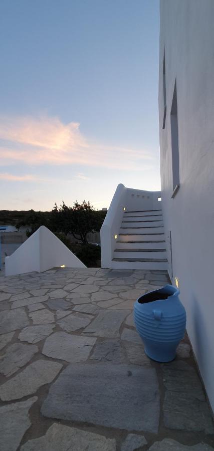 Sarakiniko Rooms Adamantas Eksteriør billede